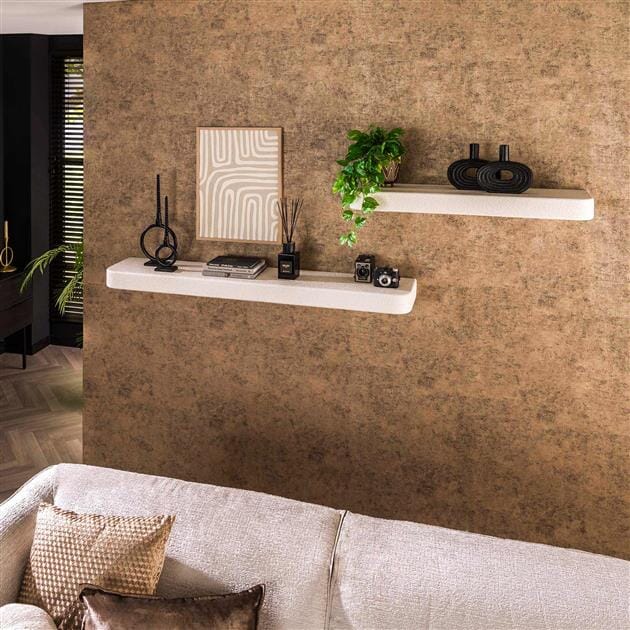 Conjunto de estanterías de mármol blanco en un salón moderno