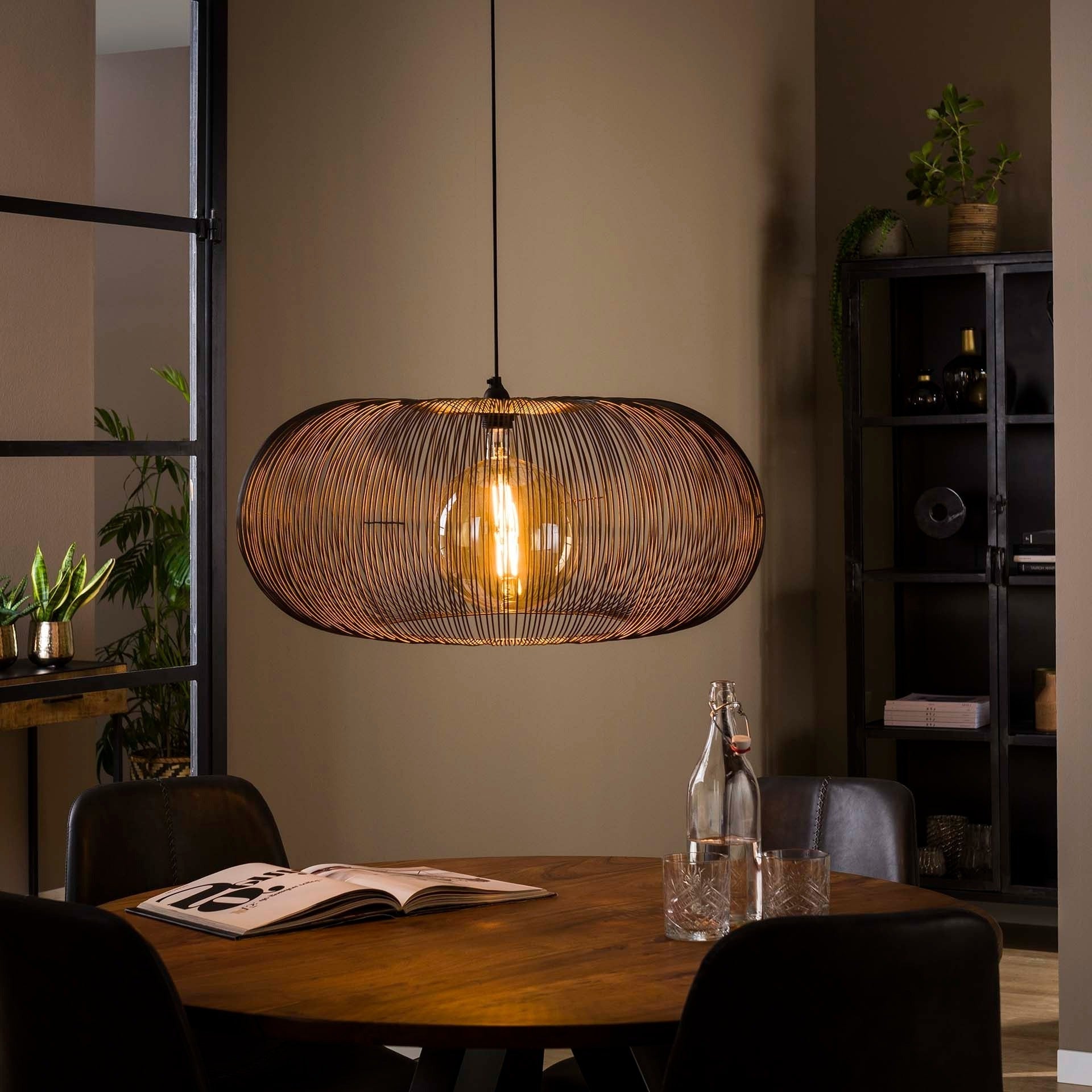 Mueble de salón estilo industrial con luces led